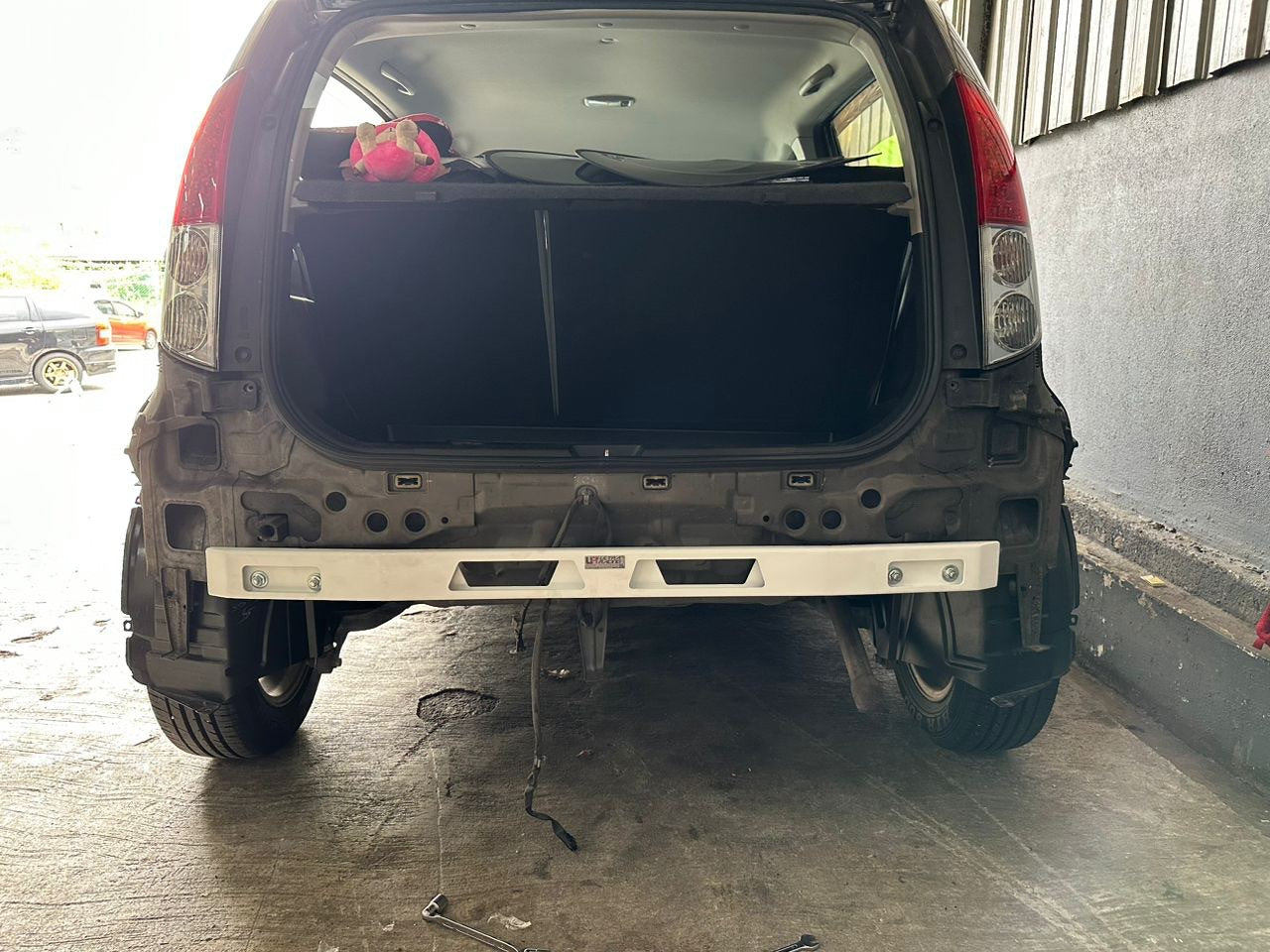 Ultra Racing 3-Point Fender Brace (UR-FD3-715P)