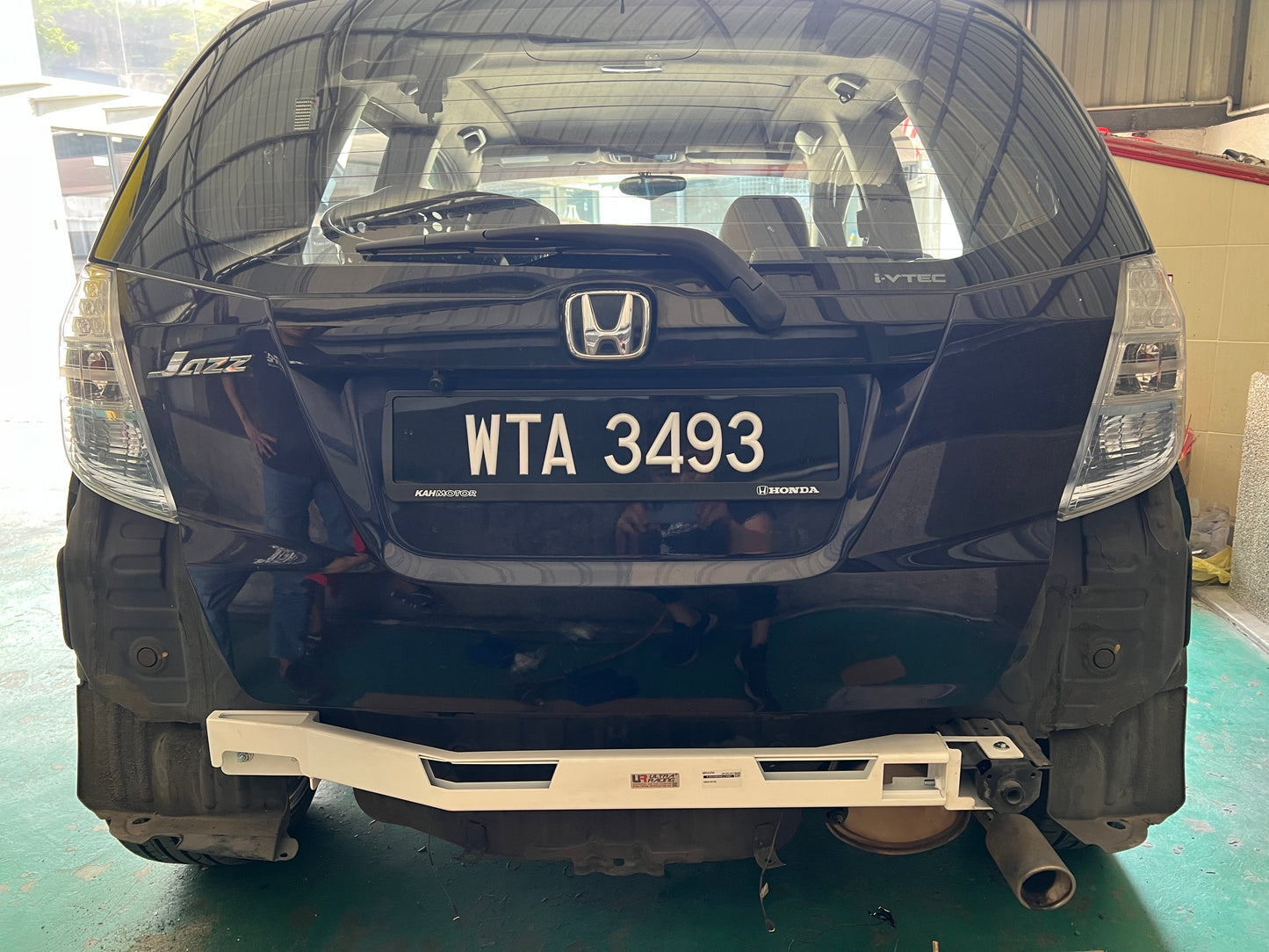 Ultra Racing 3-Point Fender Brace (UR-FD3-715P)