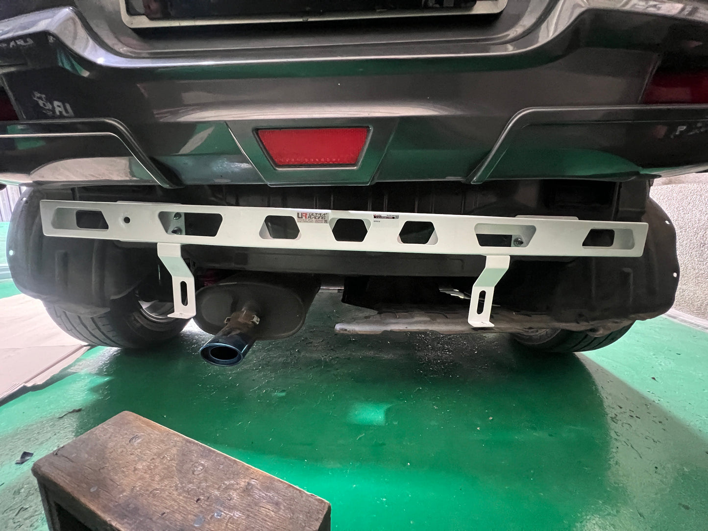 Ultra Racing 3-Point Fender Brace (UR-FD3-715P)