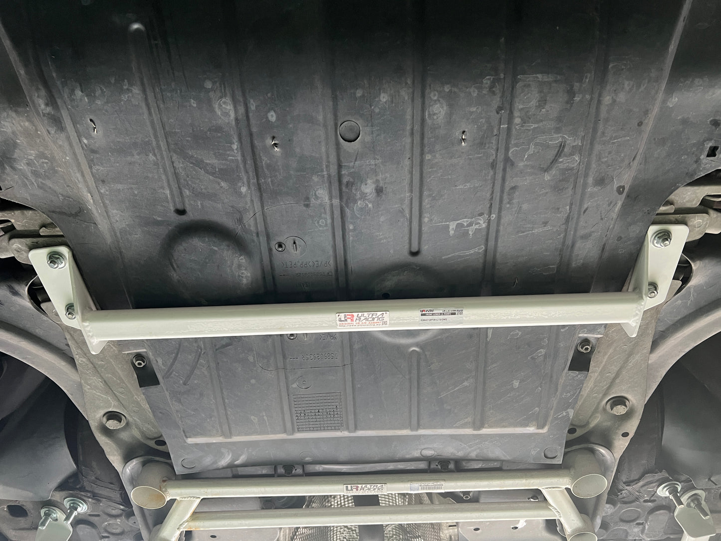 Ultra Racing 3-Point Fender Brace (UR-FD3-715P)