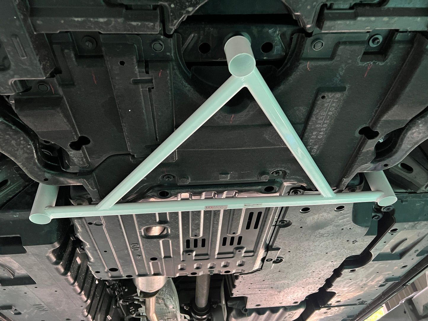 Ultra Racing 3-Point Fender Brace (UR-FD3-715P)