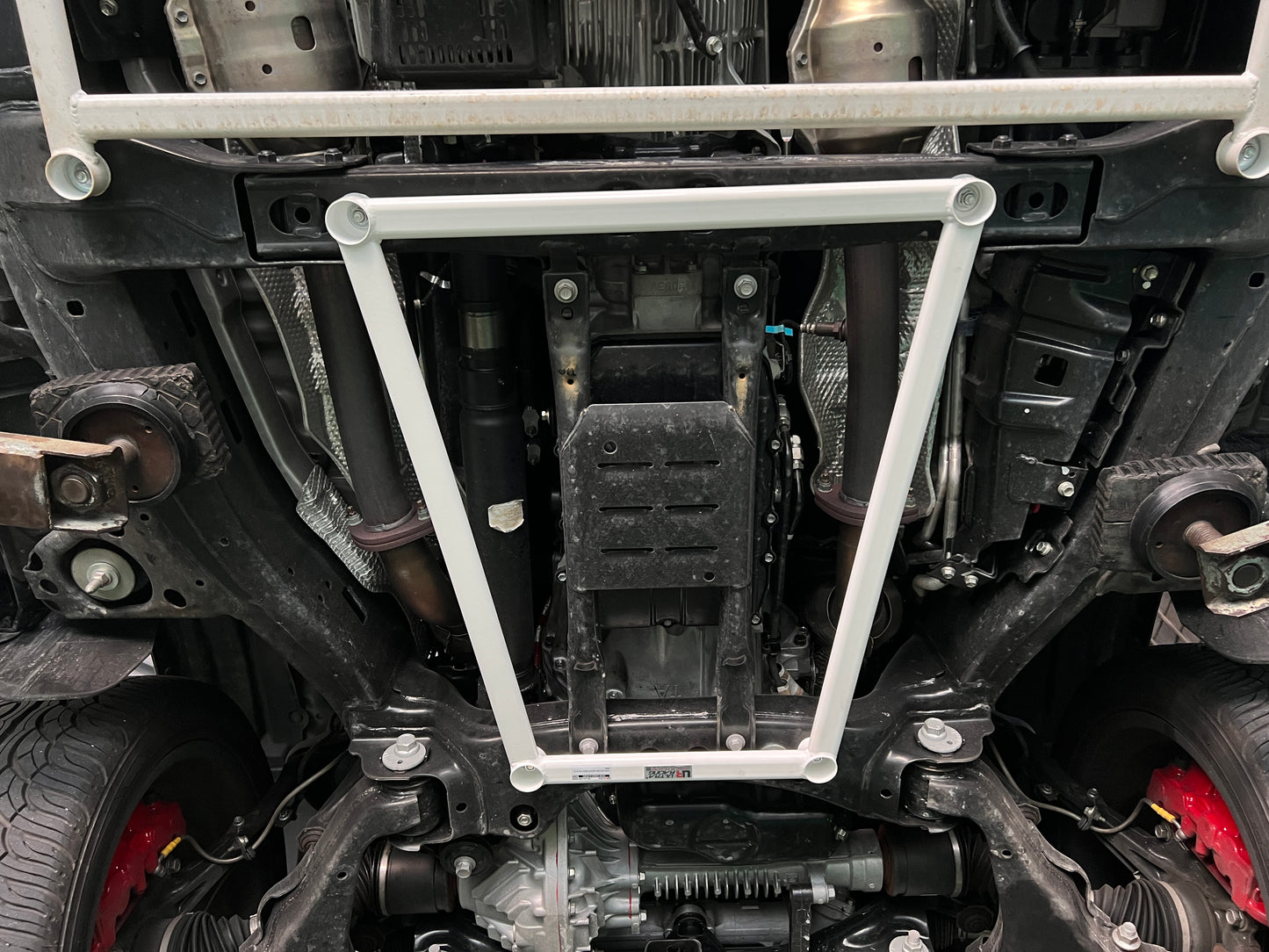 Ultra Racing 3-Point Fender Brace (UR-FD3-715P)