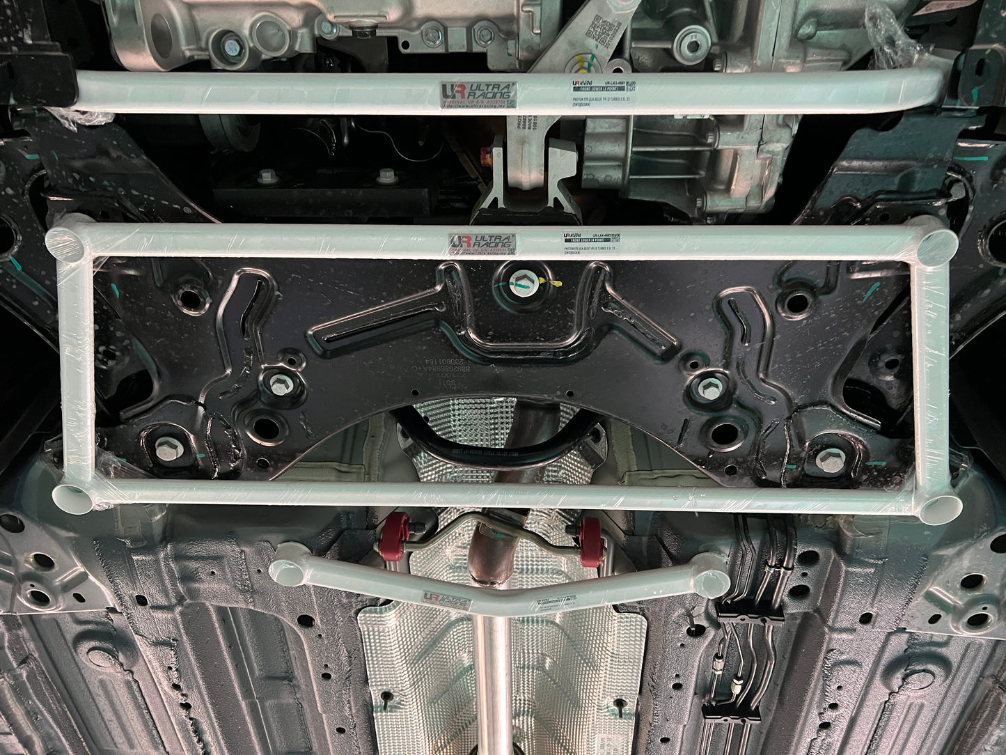 Ultra Racing 3-Point Fender Brace (UR-FD3-715P)
