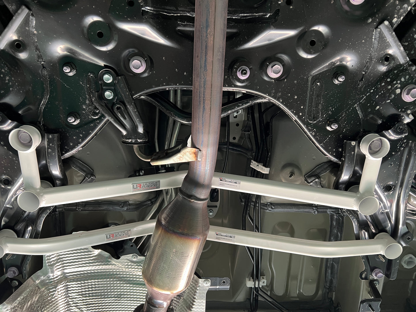 Ultra Racing 3-Point Fender Brace (UR-FD3-715P)