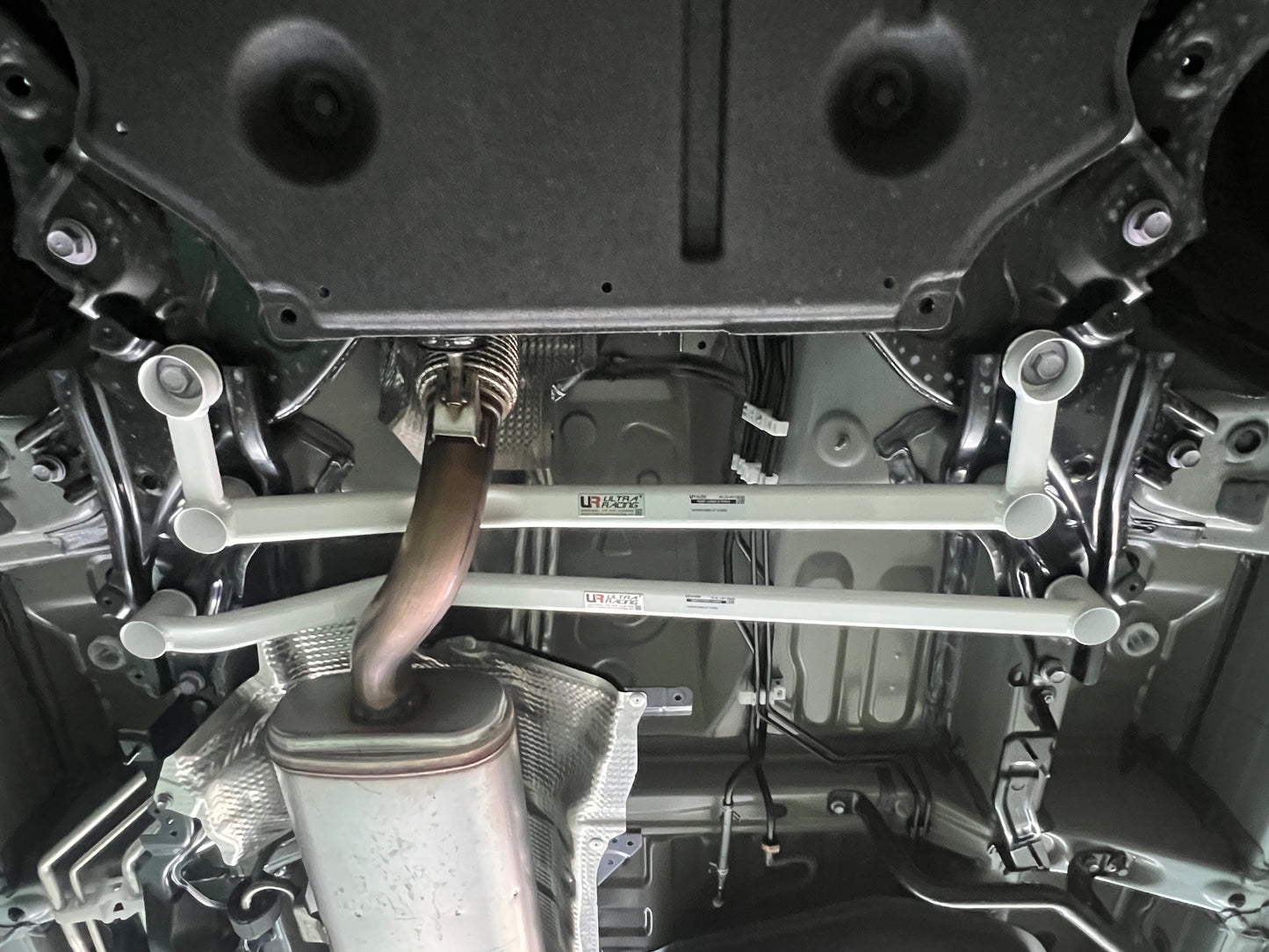 Ultra Racing 3-Point Fender Brace (UR-FD3-715P)
