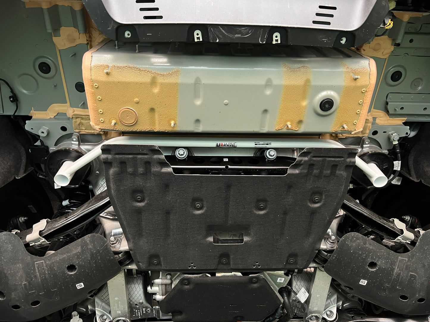 Ultra Racing 3-Point Fender Brace (UR-FD3-715P)