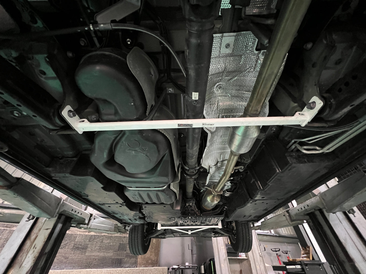 Ultra Racing 3-Point Fender Brace (UR-FD3-715P)