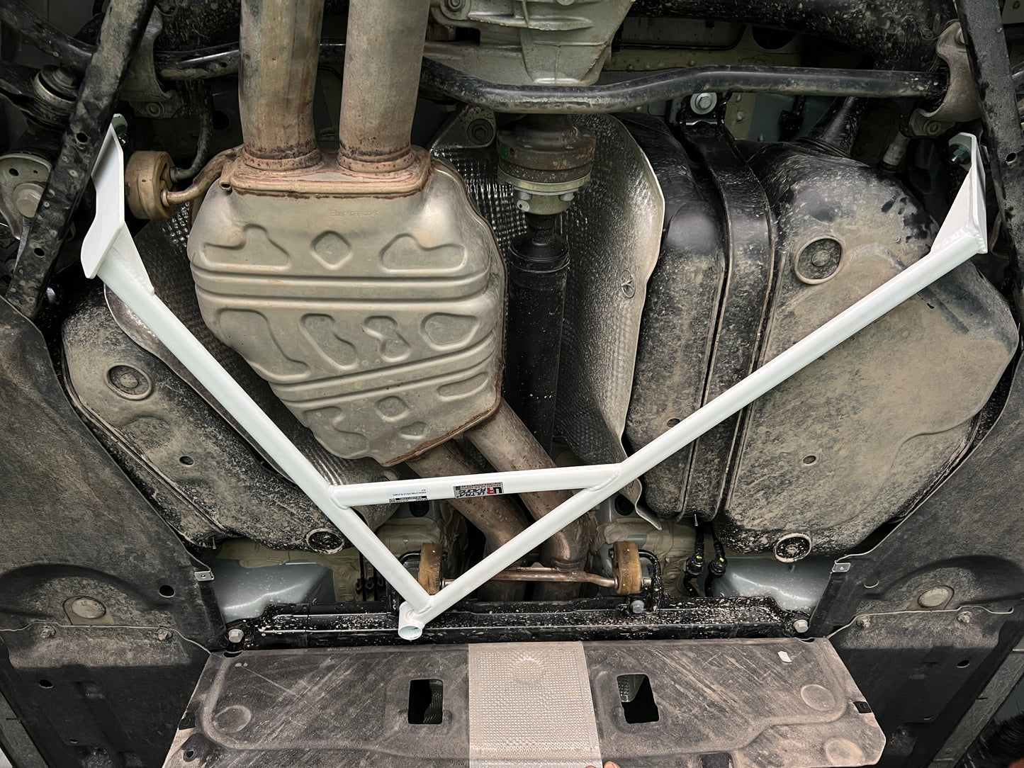 Ultra Racing 3-Point Fender Brace (UR-FD3-715P)