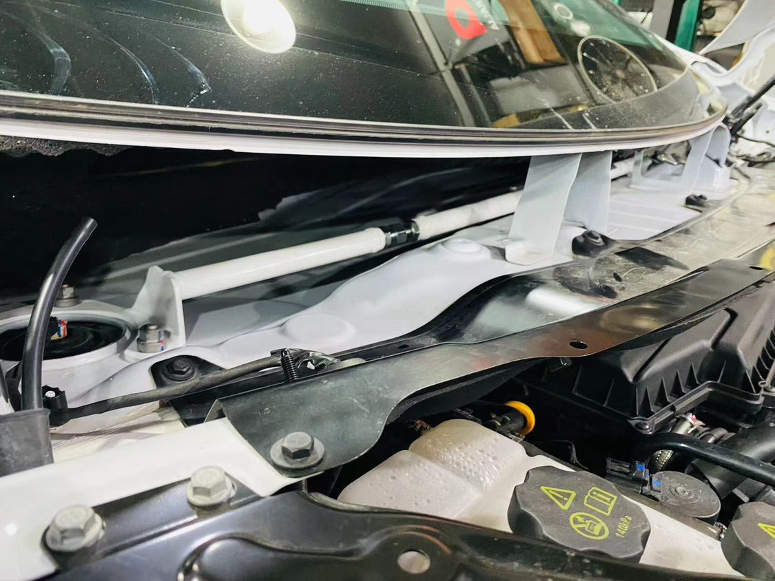 Ultra Racing 3-Point Fender Brace (UR-FD3-715P)