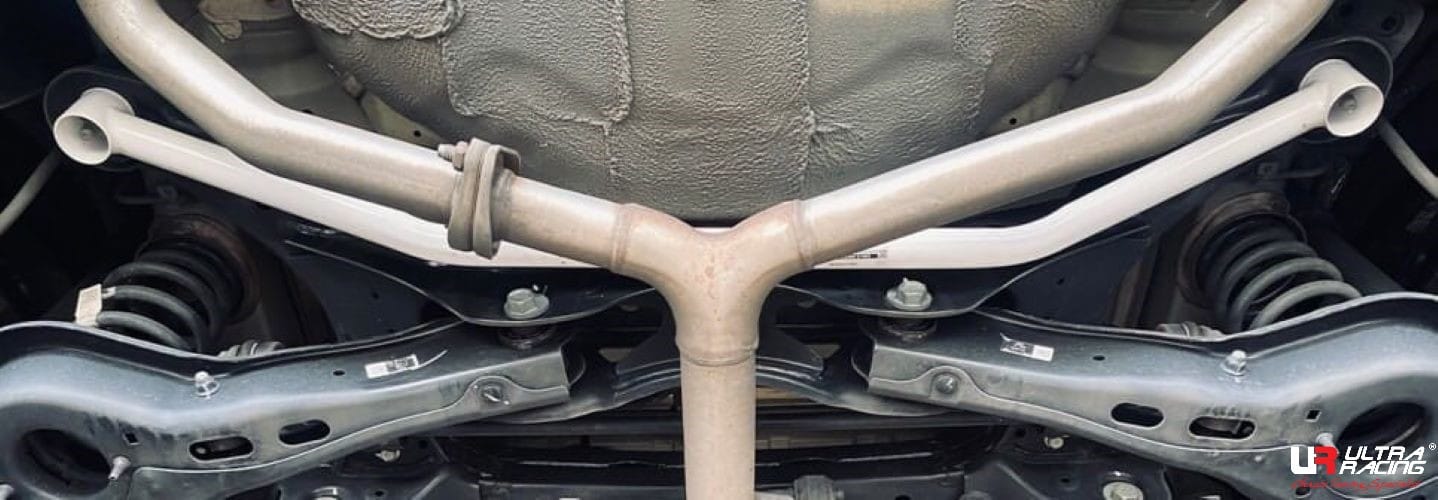 Ultra Racing Kia K8 GL3 3.5 V6 '22 2WD 21+ UR Rear Lower Bar 4233 URKR-RL2-4233