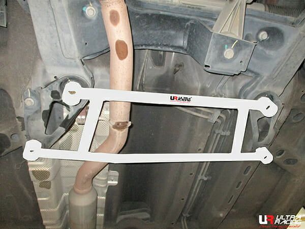 Ultra Racing MG GS 1.5T 2WD 15-19 UR Front Lower Bar 4061 URTH-LA4-4061