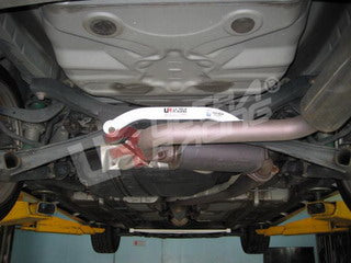 Ultra Racing 2-Point Rear Lower Brace (UR-RL2-583)