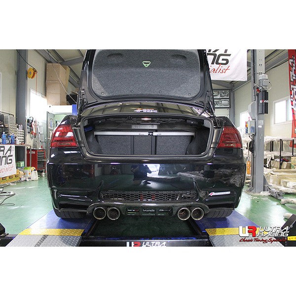 Ultra Racing 2-Point Rear Brace (URKR-RE2-2758A)