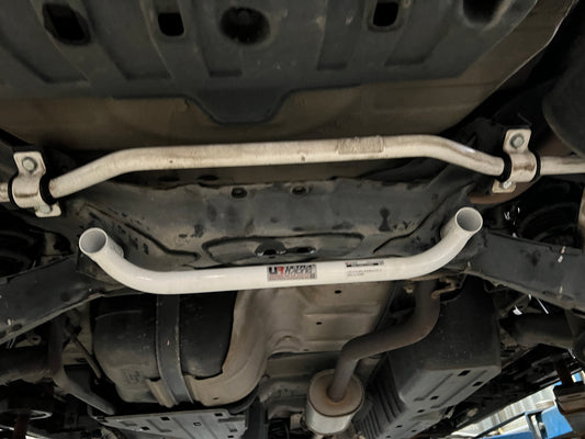 Ultra Racing 3-Point Fender Brace (UR-FD3-715P)