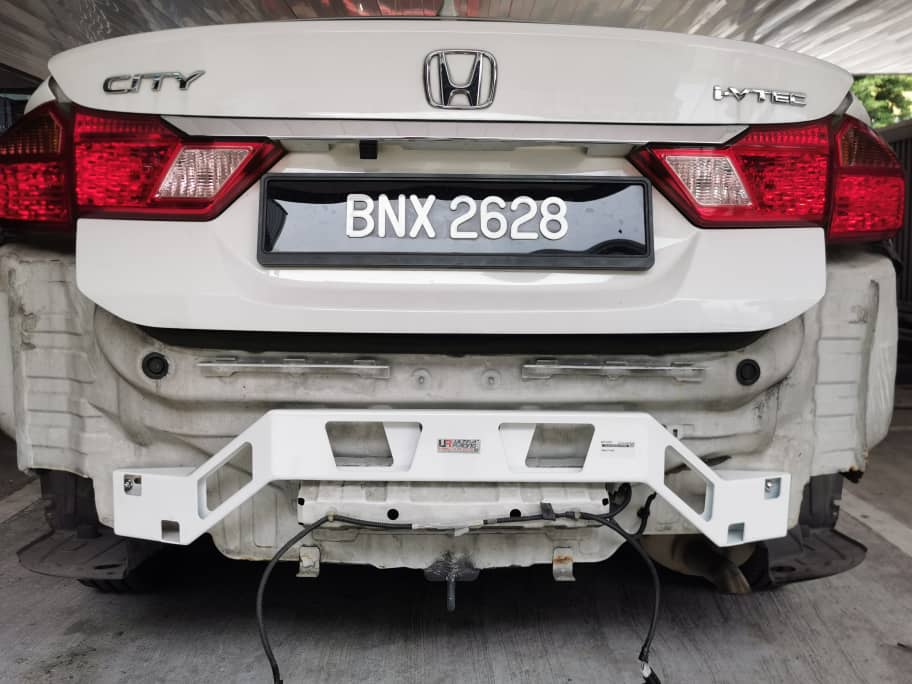 Ultra Racing 3-Point Fender Brace (UR-FD3-715P)