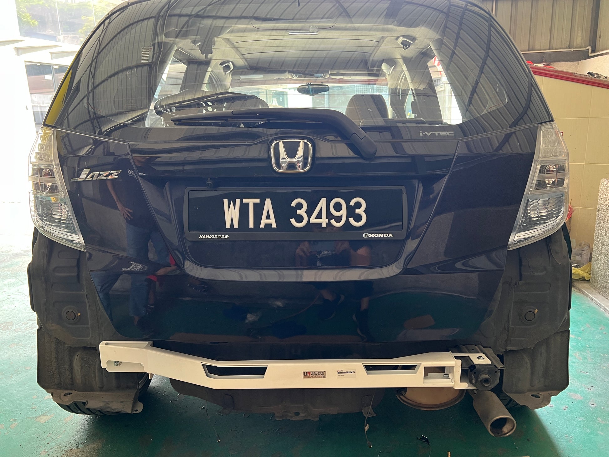 Ultra Racing 3-Point Fender Brace (UR-FD3-715P)