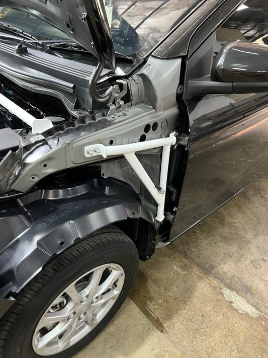 Ultra Racing 3-Point Fender Brace (UR-FD3-715P)