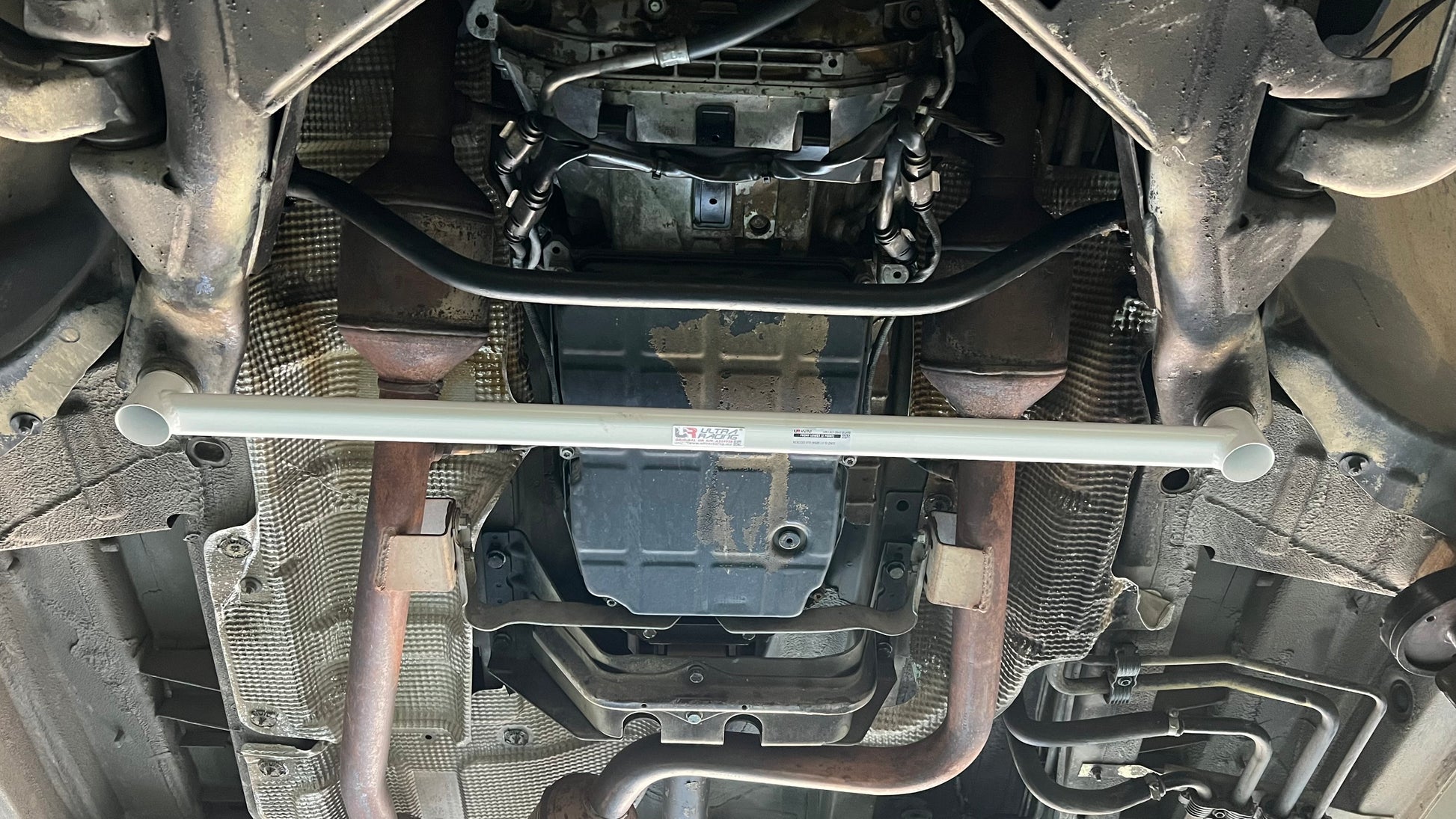 Ultra Racing 3-Point Fender Brace (UR-FD3-715P)