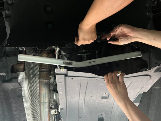 Ultra Racing 3-Point Fender Brace (UR-FD3-715P)