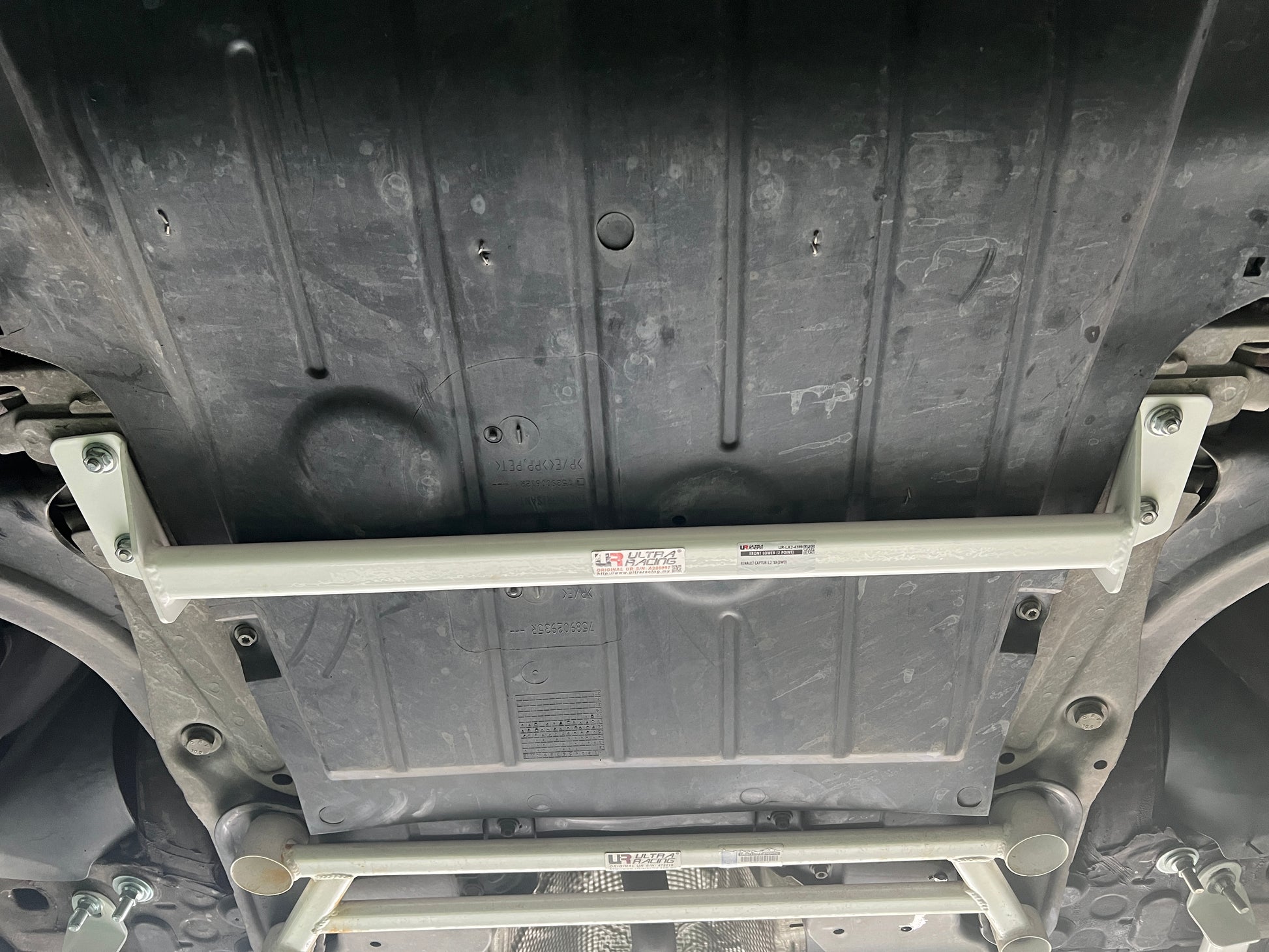 Ultra Racing 3-Point Fender Brace (UR-FD3-715P)