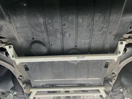 Ultra Racing 3-Point Fender Brace (UR-FD3-715P)