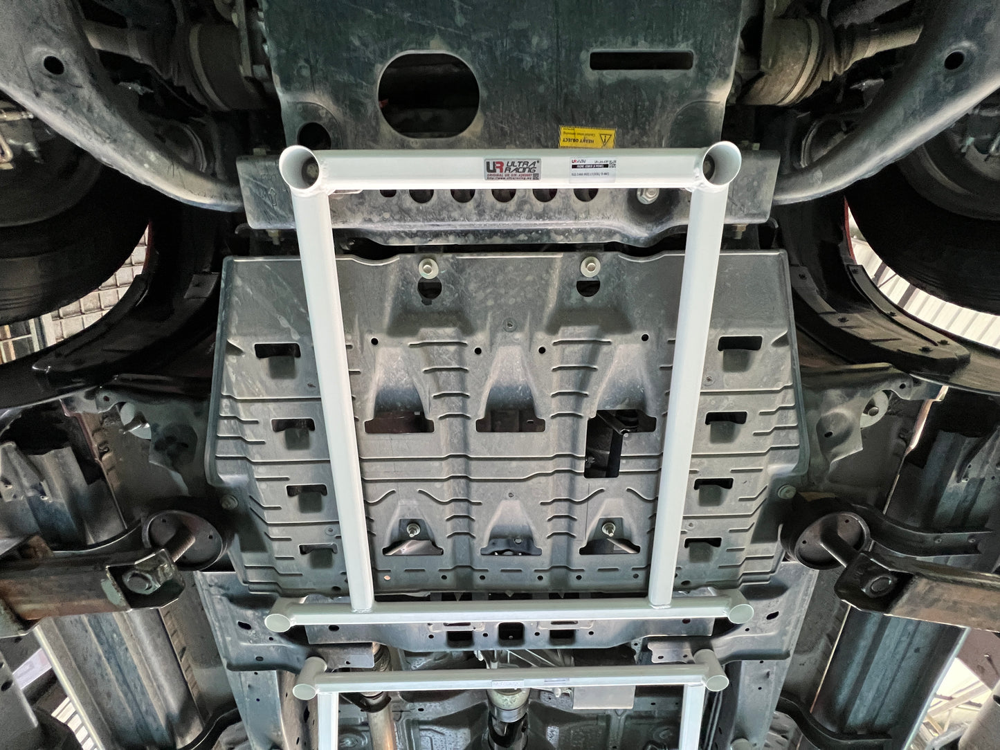 Ultra Racing 3-Point Fender Brace (UR-FD3-715P)