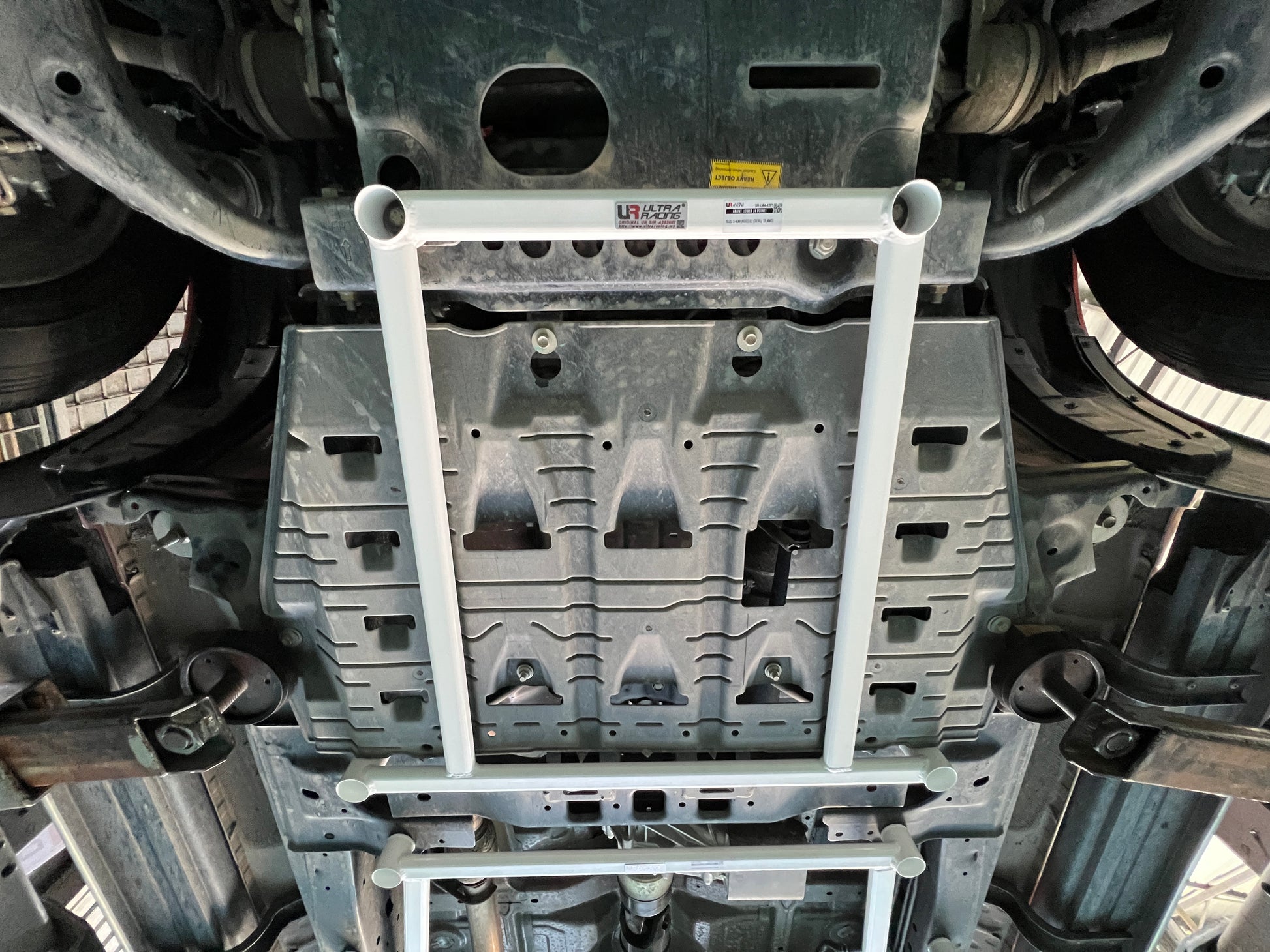 Ultra Racing 3-Point Fender Brace (UR-FD3-715P)