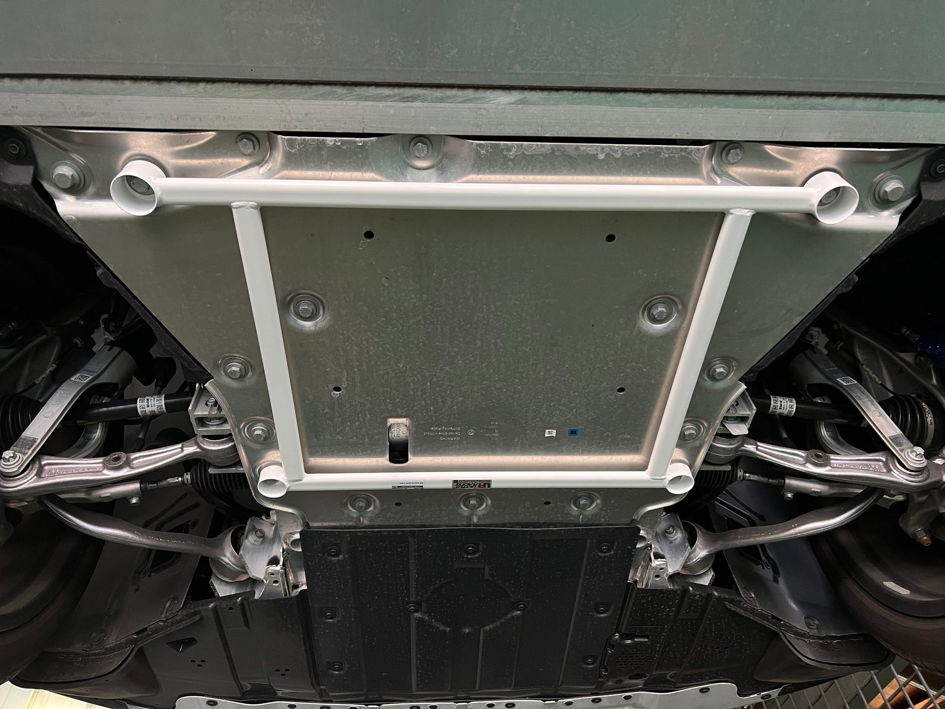 Ultra Racing 3-Point Fender Brace (UR-FD3-715P)