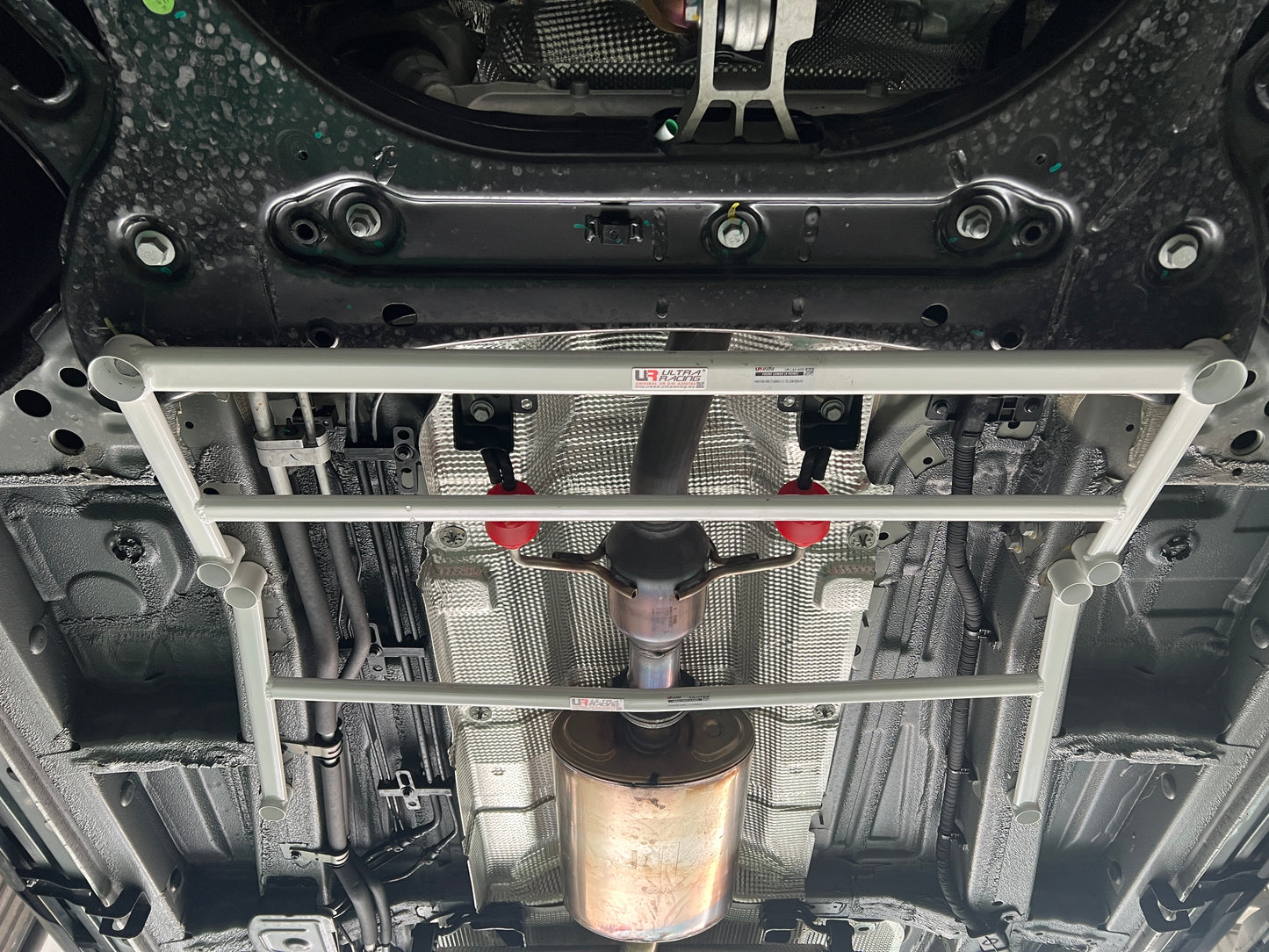 Ultra Racing 3-Point Fender Brace (UR-FD3-715P)
