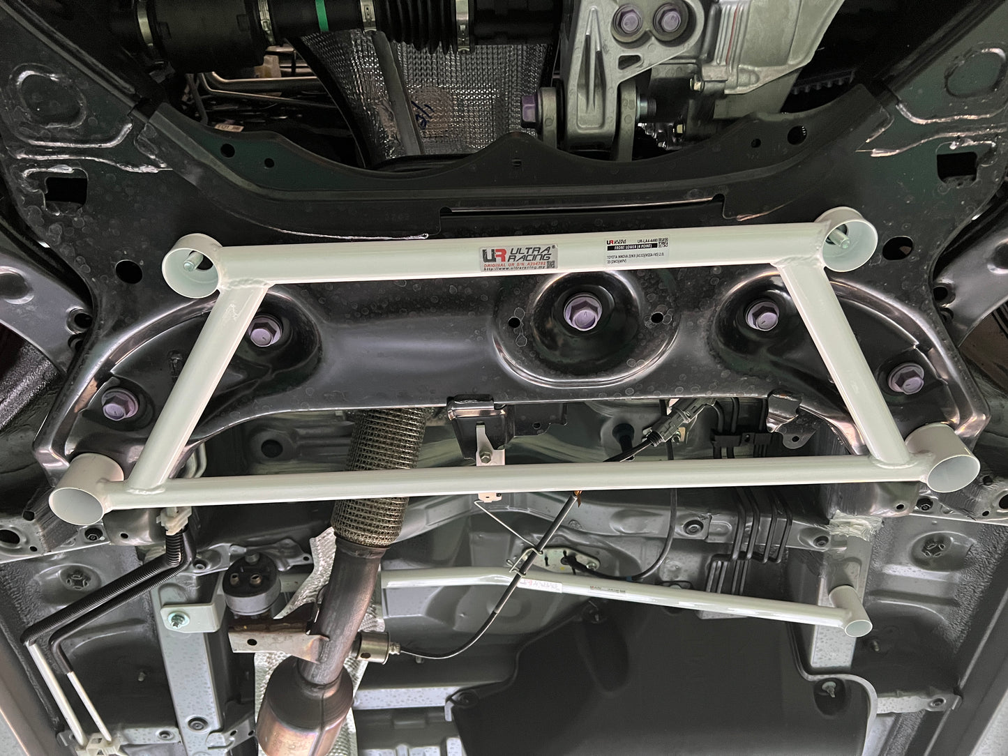 Ultra Racing 3-Point Fender Brace (UR-FD3-715P)