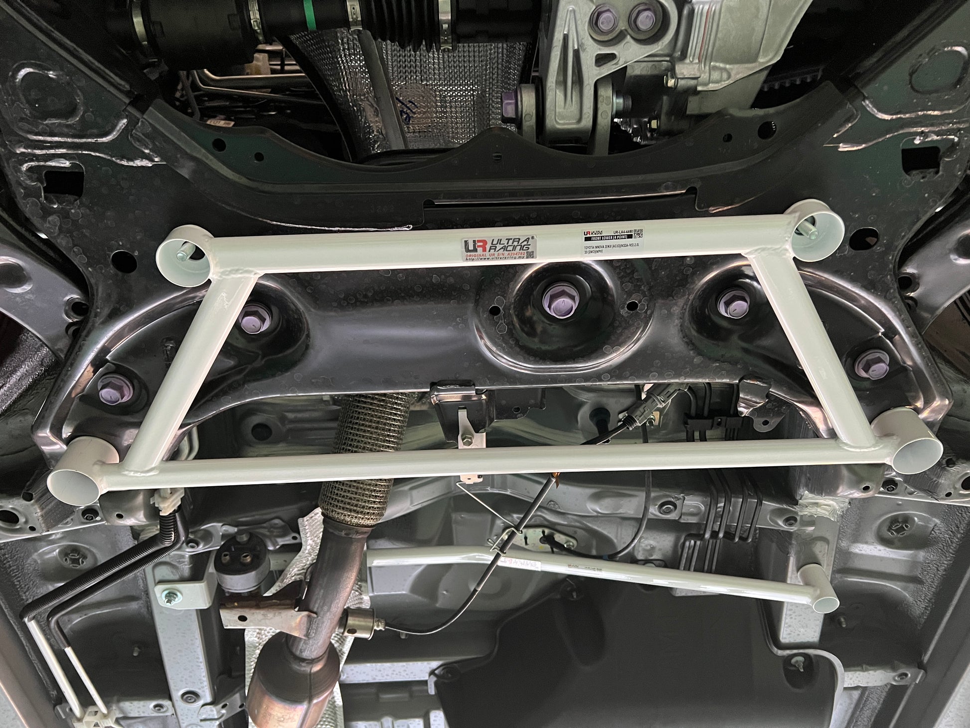 Ultra Racing 3-Point Fender Brace (UR-FD3-715P)