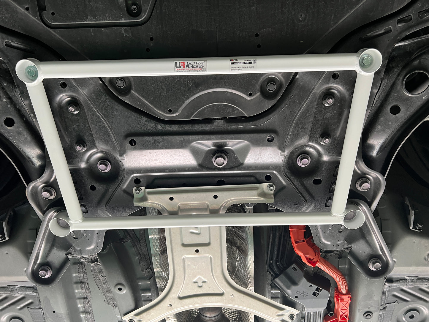 Ultra Racing 3-Point Fender Brace (UR-FD3-715P)