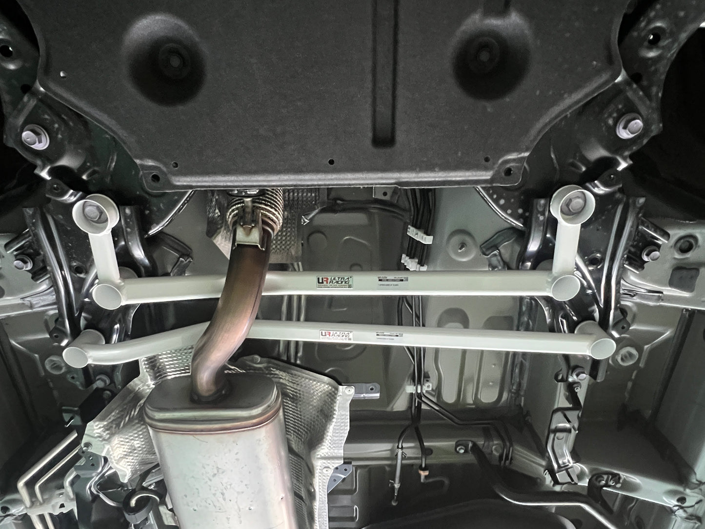 Ultra Racing 3-Point Fender Brace (UR-FD3-715P)