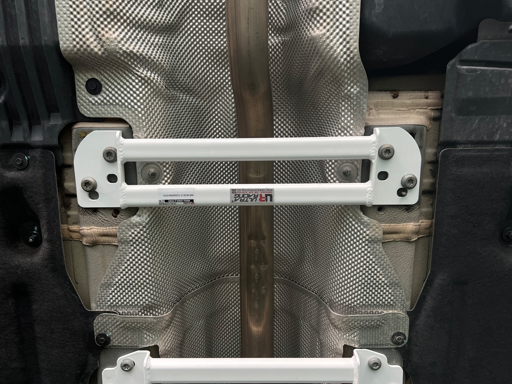 Ultra Racing 3-Point Fender Brace (UR-FD3-715P)