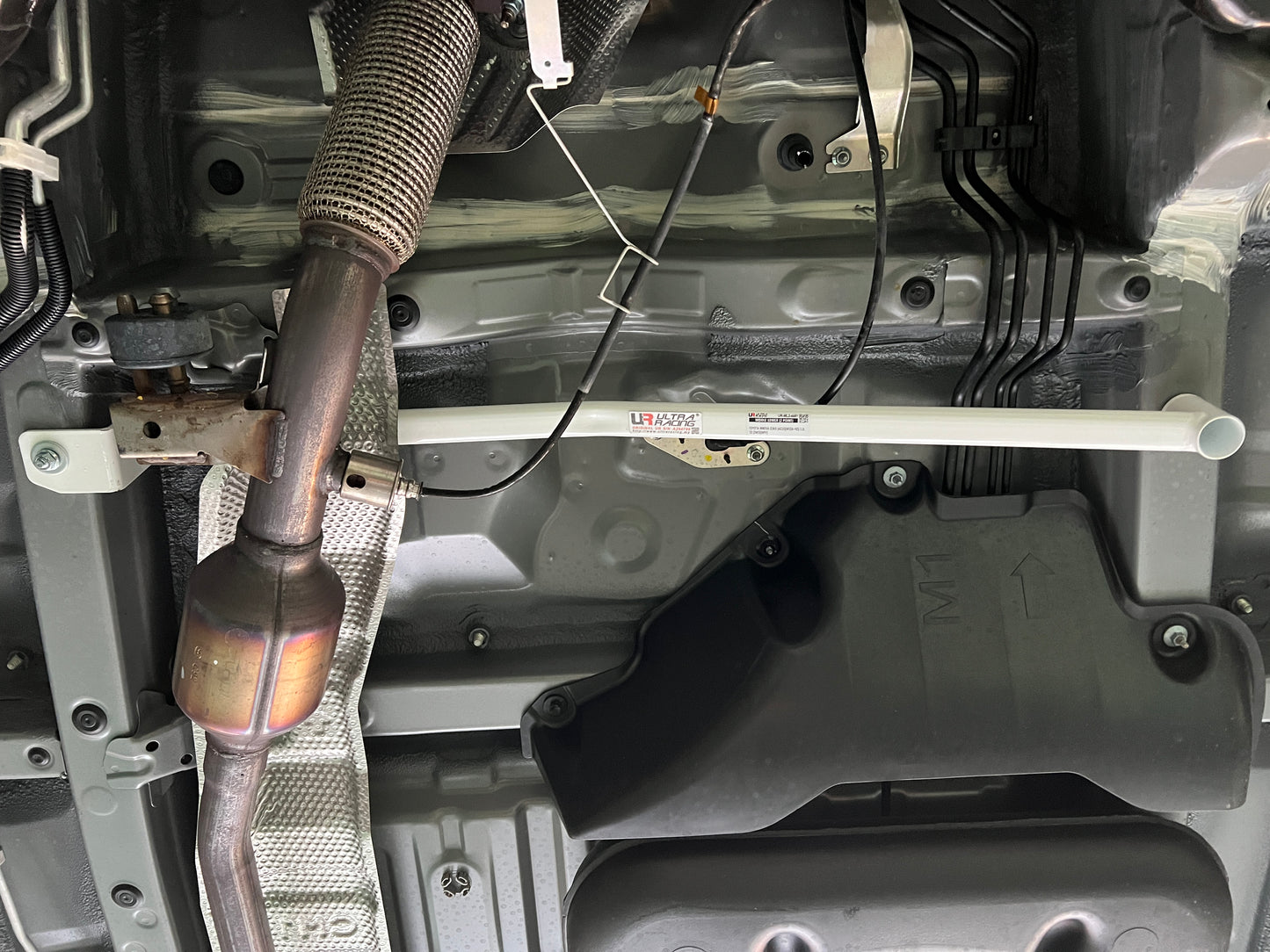 Ultra Racing 3-Point Fender Brace (UR-FD3-715P)