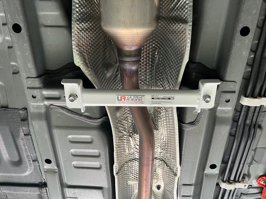 Ultra Racing 3-Point Fender Brace (UR-FD3-715P)