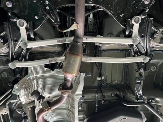 Ultra Racing 3-Point Fender Brace (UR-FD3-715P)