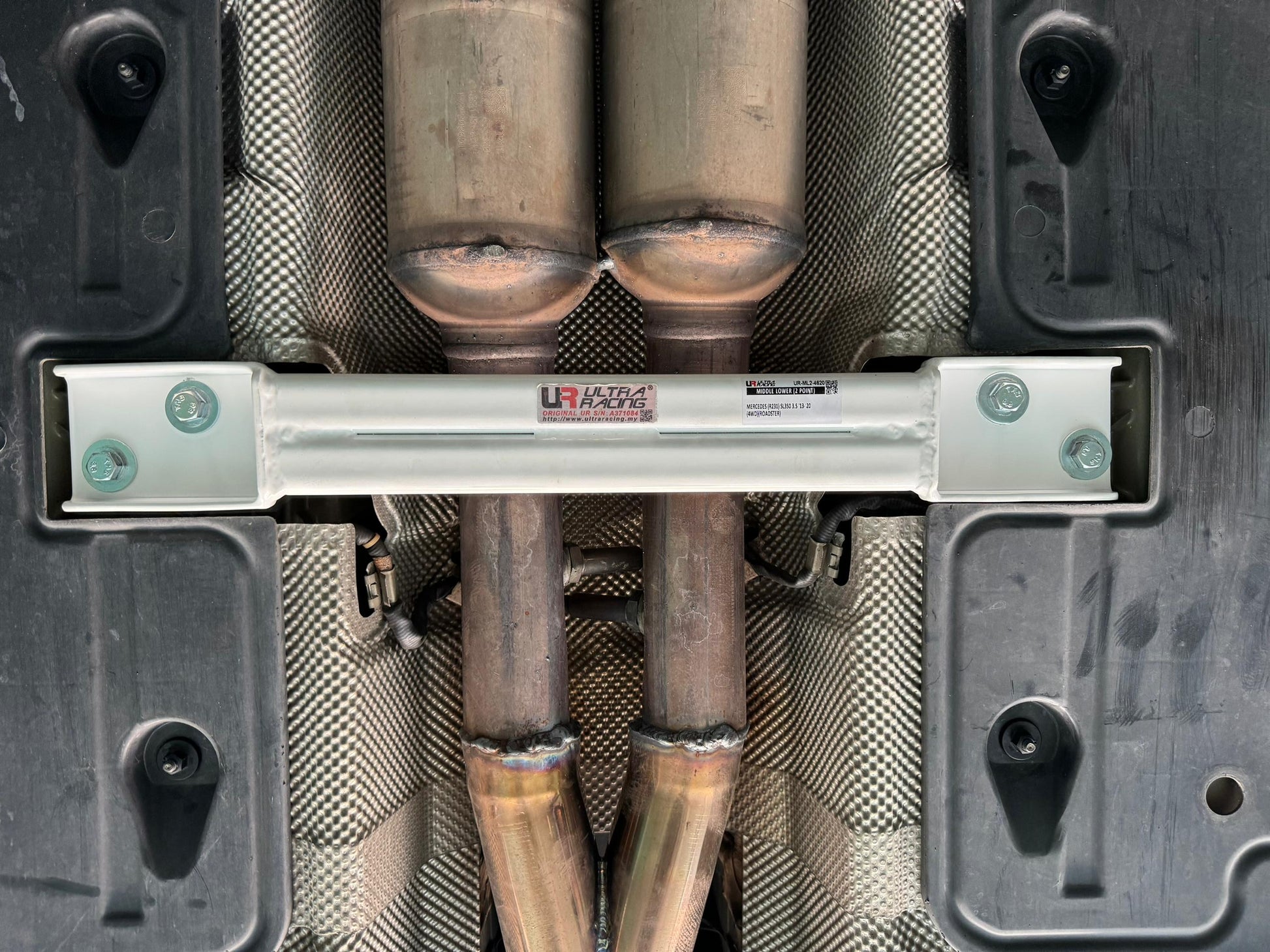 Ultra Racing 3-Point Fender Brace (UR-FD3-715P)