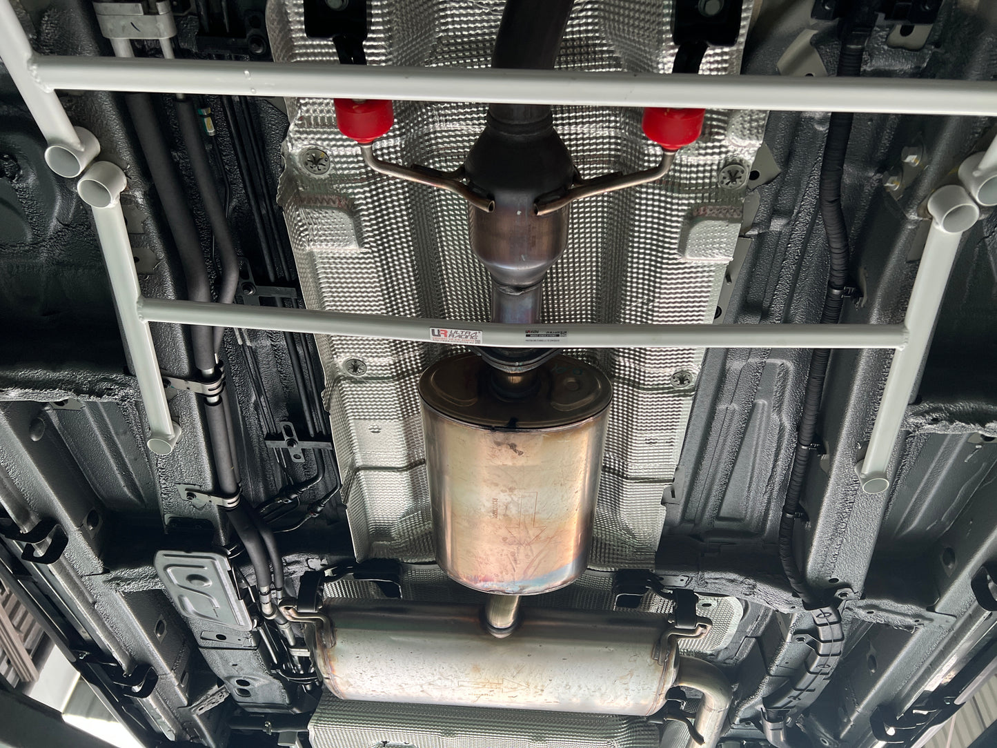 Ultra Racing 3-Point Fender Brace (UR-FD3-715P)