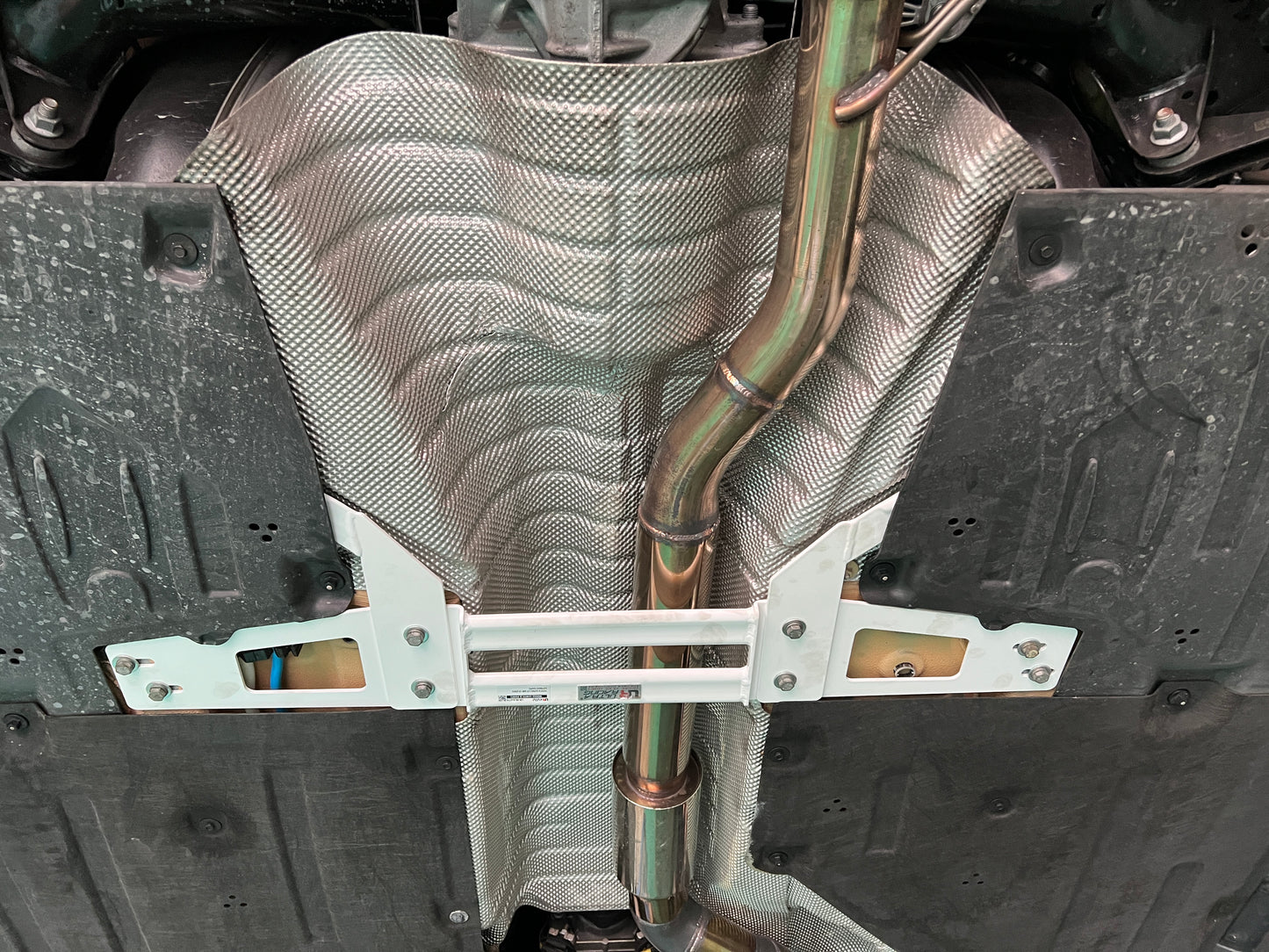 Ultra Racing 3-Point Fender Brace (UR-FD3-715P)