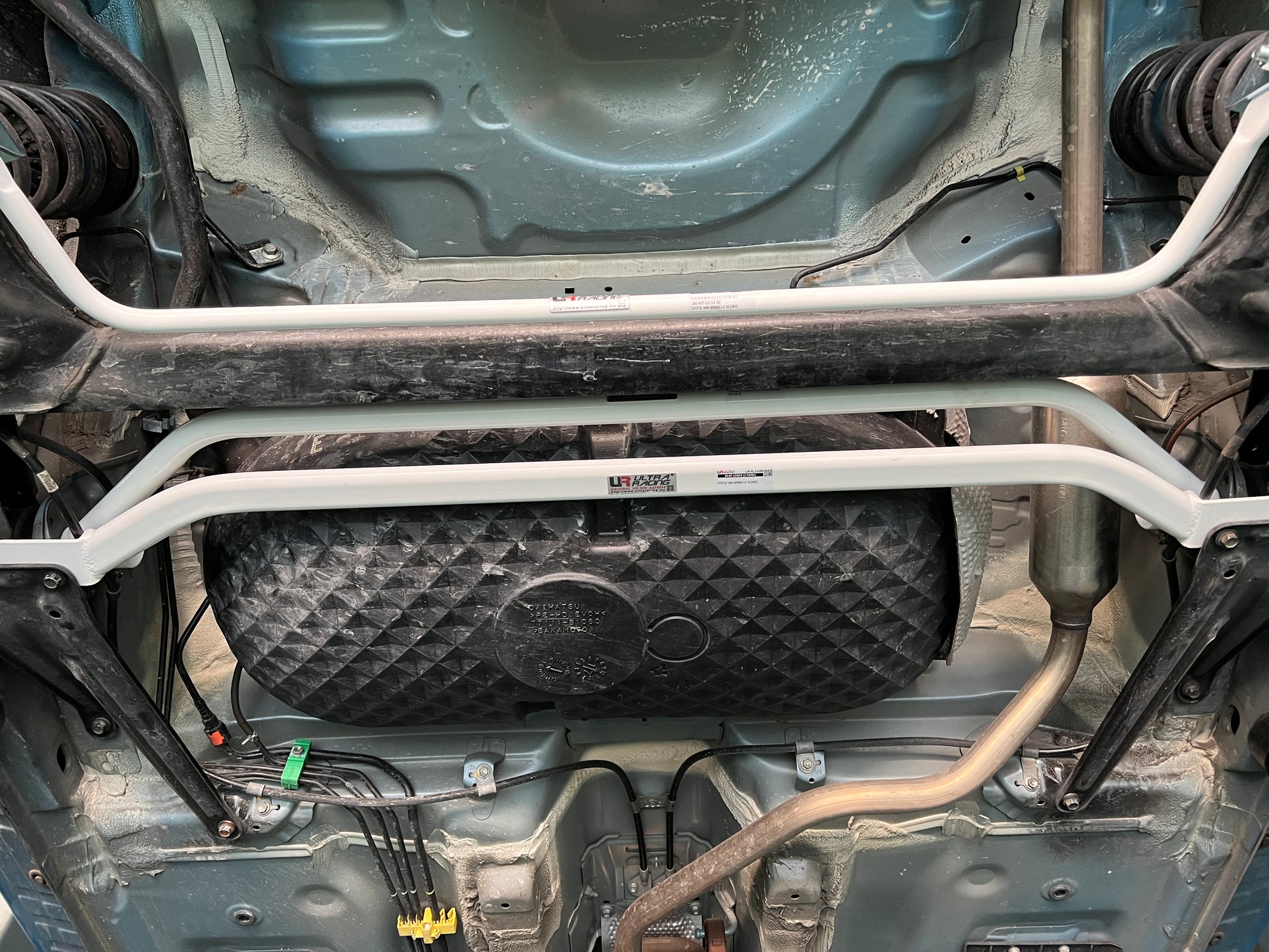 Ultra Racing 3-Point Fender Brace (UR-FD3-715P)