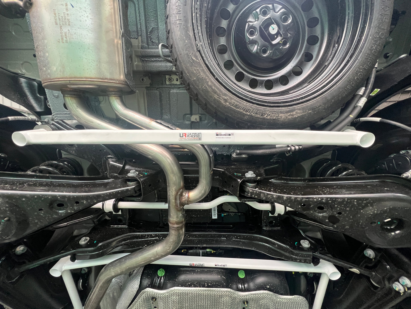 Ultra Racing 3-Point Fender Brace (UR-FD3-715P)