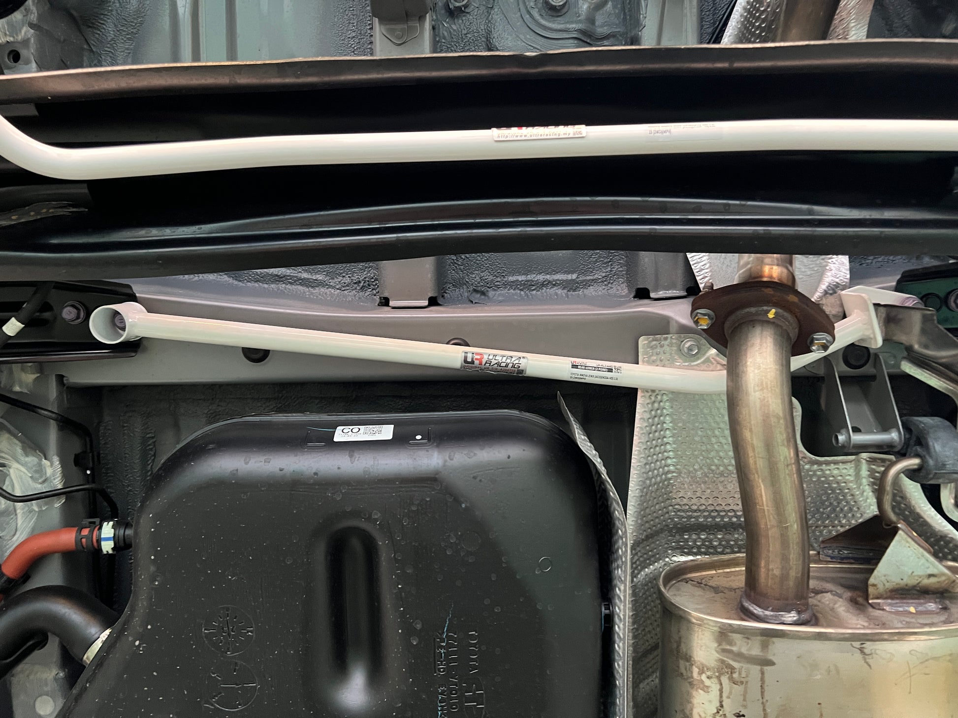 Ultra Racing 3-Point Fender Brace (UR-FD3-715P)