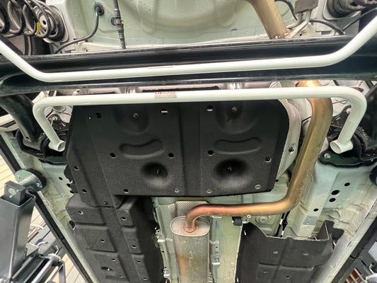 Ultra Racing 3-Point Fender Brace (UR-FD3-715P)