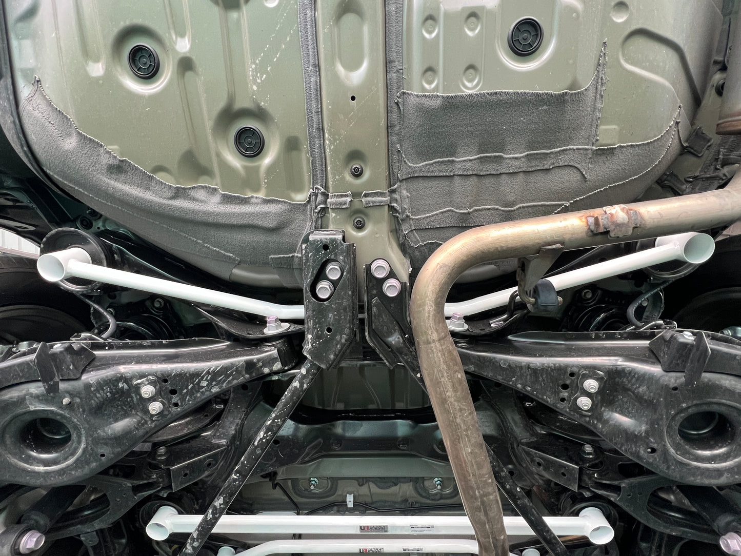 Ultra Racing 3-Point Fender Brace (UR-FD3-715P)