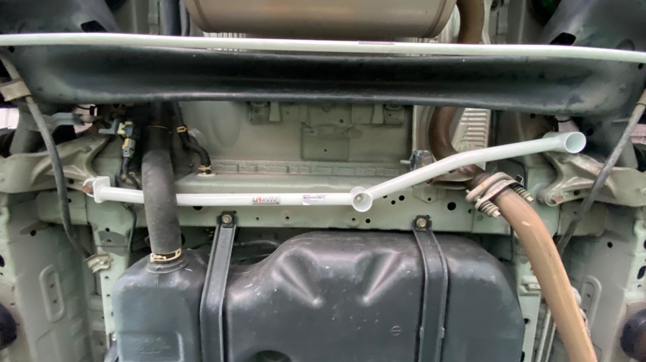 Ultra Racing 3-Point Fender Brace (UR-FD3-715P)