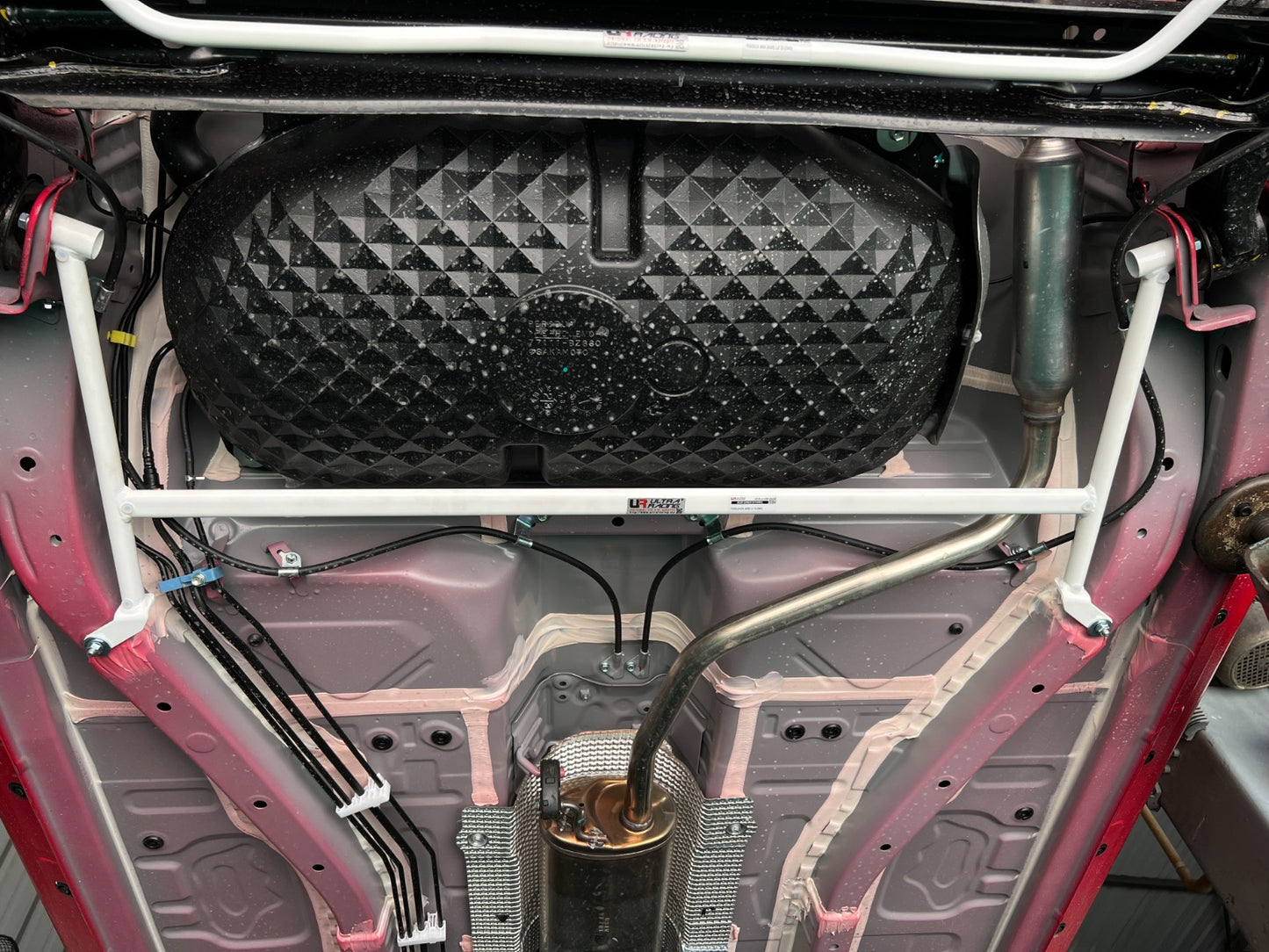 Ultra Racing 3-Point Fender Brace (UR-FD3-715P)