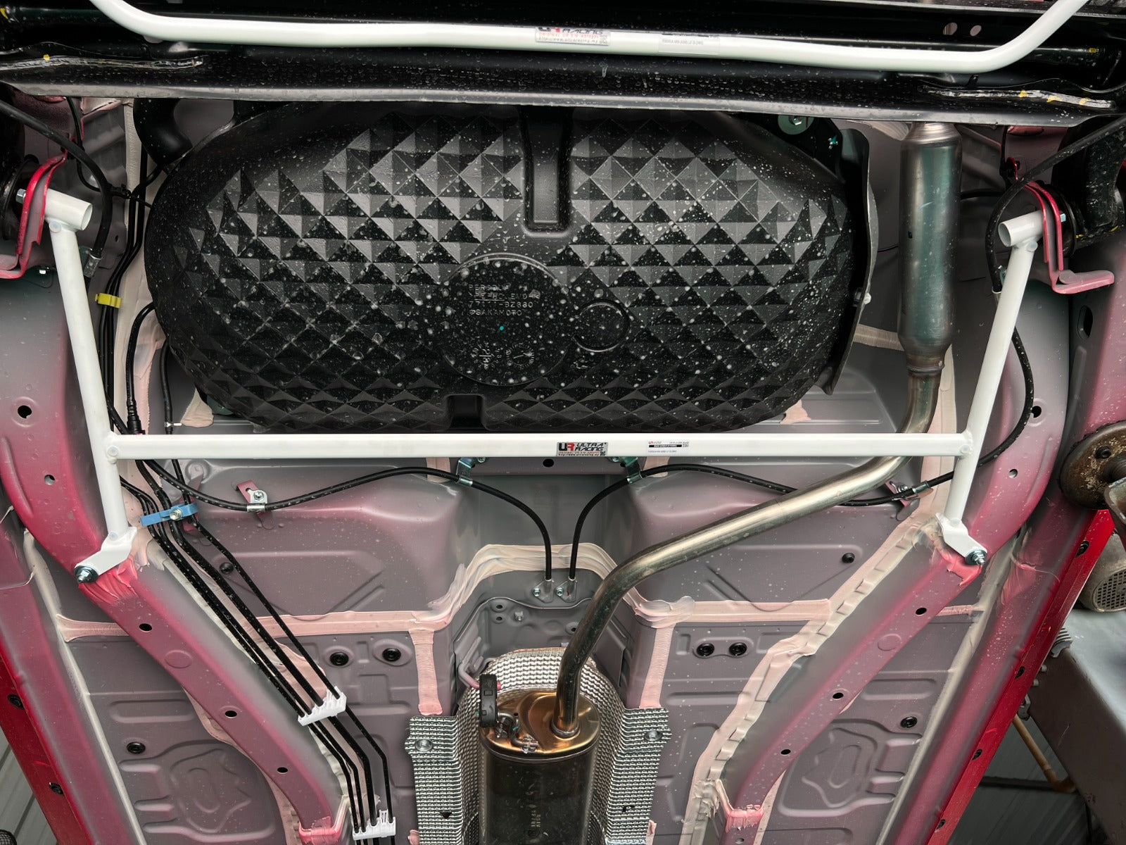 Ultra Racing 3-Point Fender Brace (UR-FD3-715P)