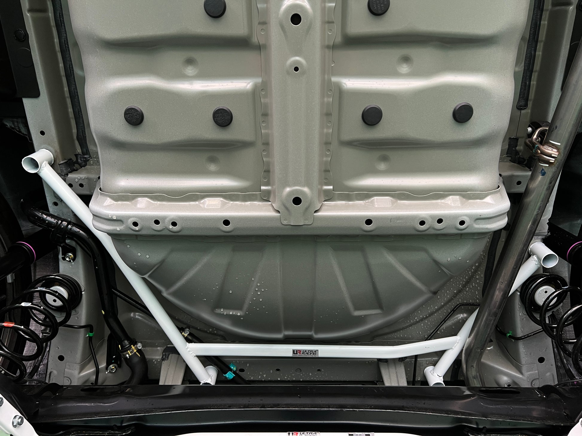 Ultra Racing 3-Point Fender Brace (UR-FD3-715P)