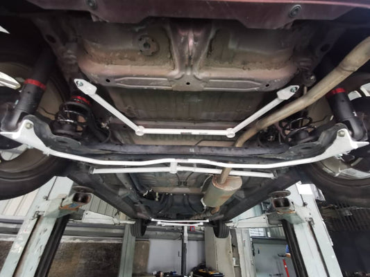 Ultra Racing 3-Point Fender Brace (UR-FD3-715P)